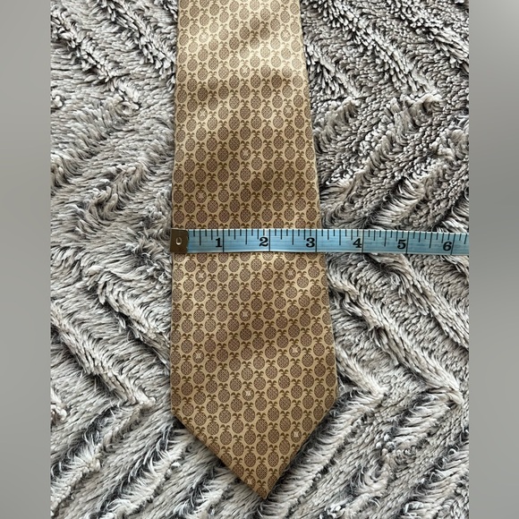 🍍Fendi Silk Pineapple Tie - Picture 4 of 6